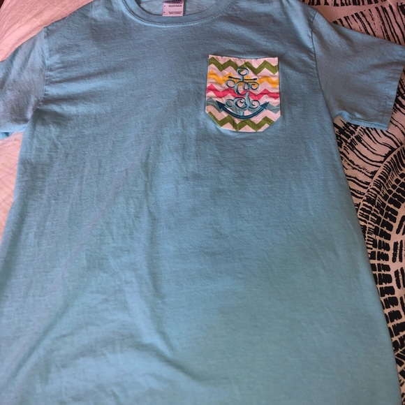 T-Shirt - Picture 1 of 2